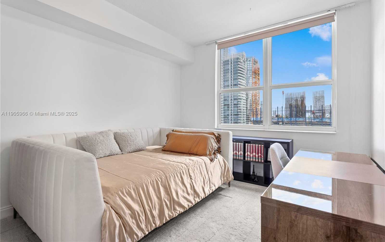 Small Image of 31 SOUTH EAST 5TH ST #4018, Miami Number 15