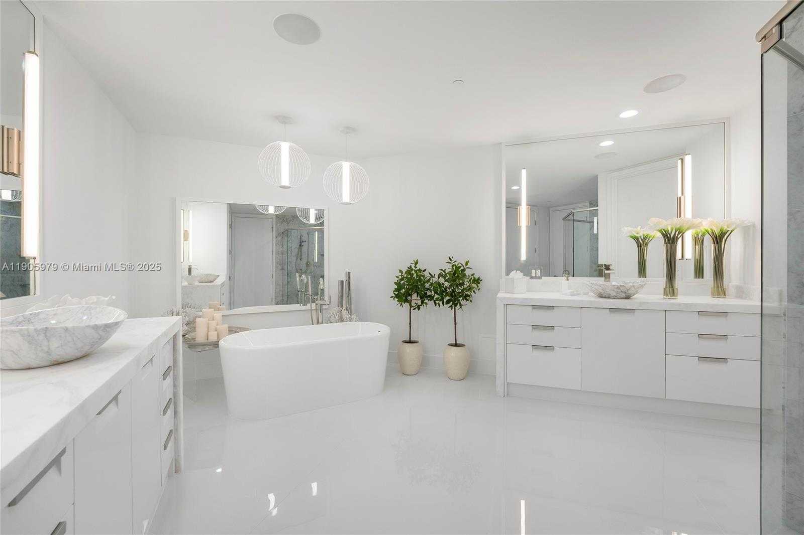 Small Image of 5959 COLLINS AVE #807, Miami Beach Number 24