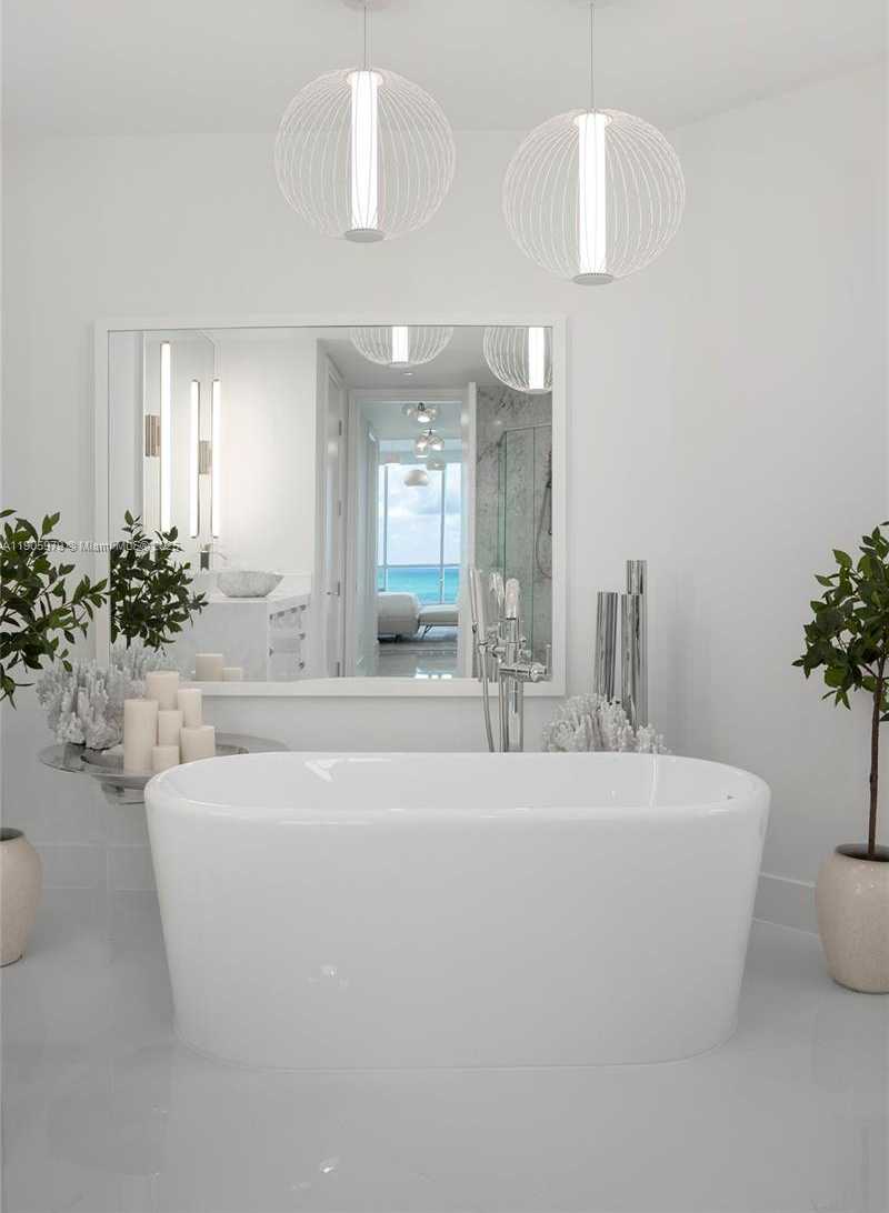 Small Image of 5959 COLLINS AVE #807, Miami Beach Number 26