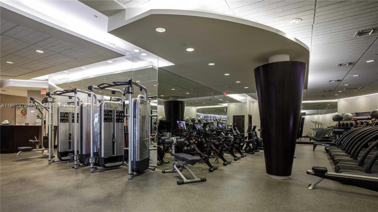 Small Image of 5959 COLLINS AVE #807, Miami Beach Number 49