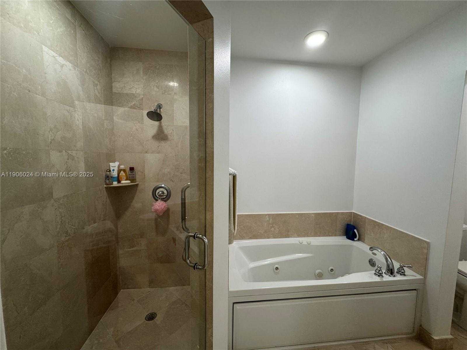 Small Image of 16100 EMERALD ESTATES DR #278, Weston Number 15