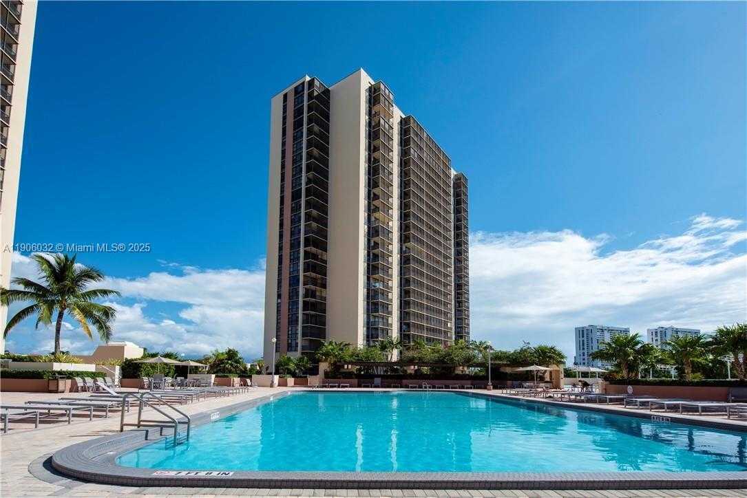 Small Image of 20379 WEST COUNTRY CLUB DR #1035, Aventura Number 1