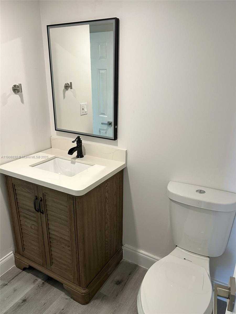 Small Image of 20379 WEST COUNTRY CLUB DR #1035, Aventura Number 17