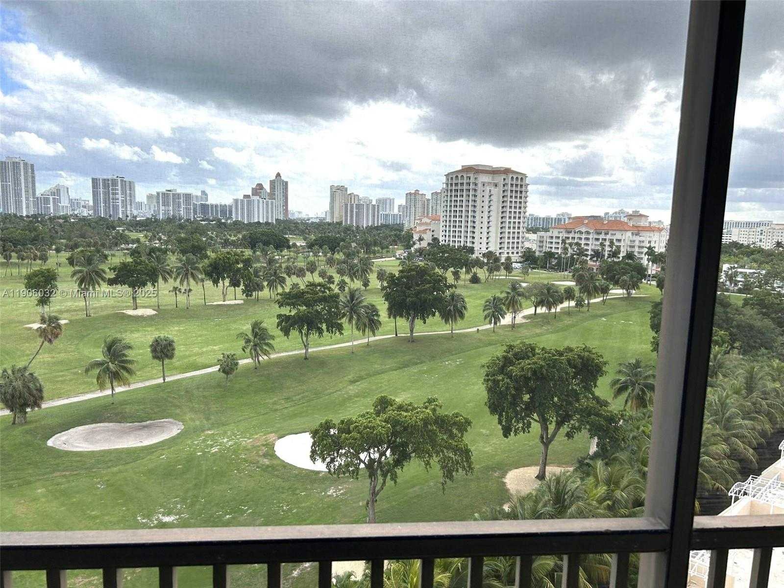 Small Image of 20379 WEST COUNTRY CLUB DR #1035, Aventura Number 21