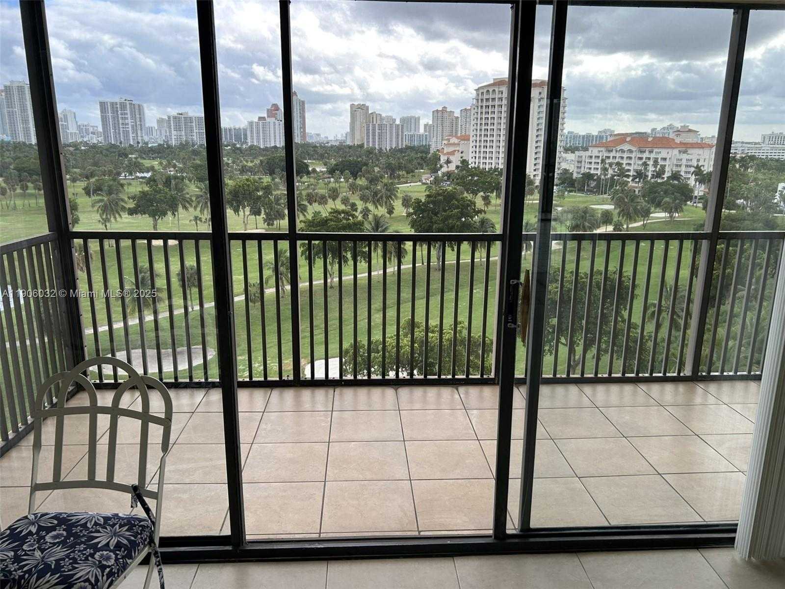 Small Image of 20379 WEST COUNTRY CLUB DR #1035, Aventura Number 5