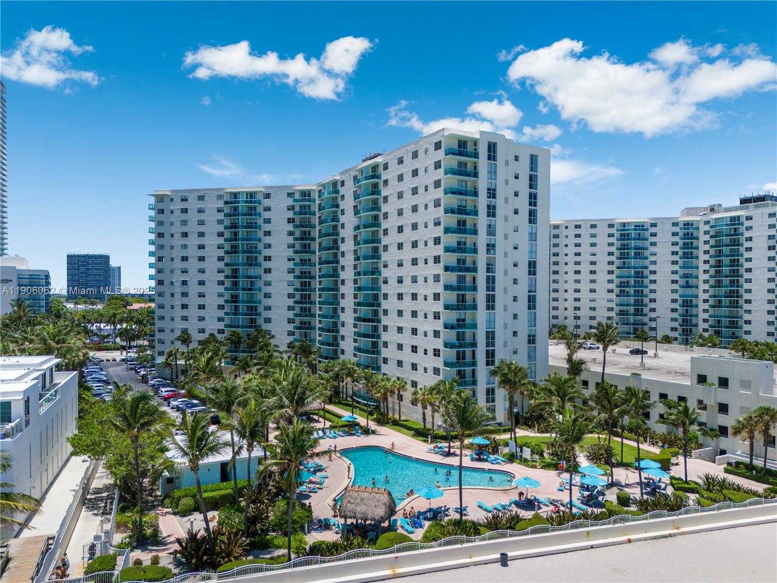 Small Image of 3901 SOUTH OCEAN DR #4P, Hollywood Number 2
