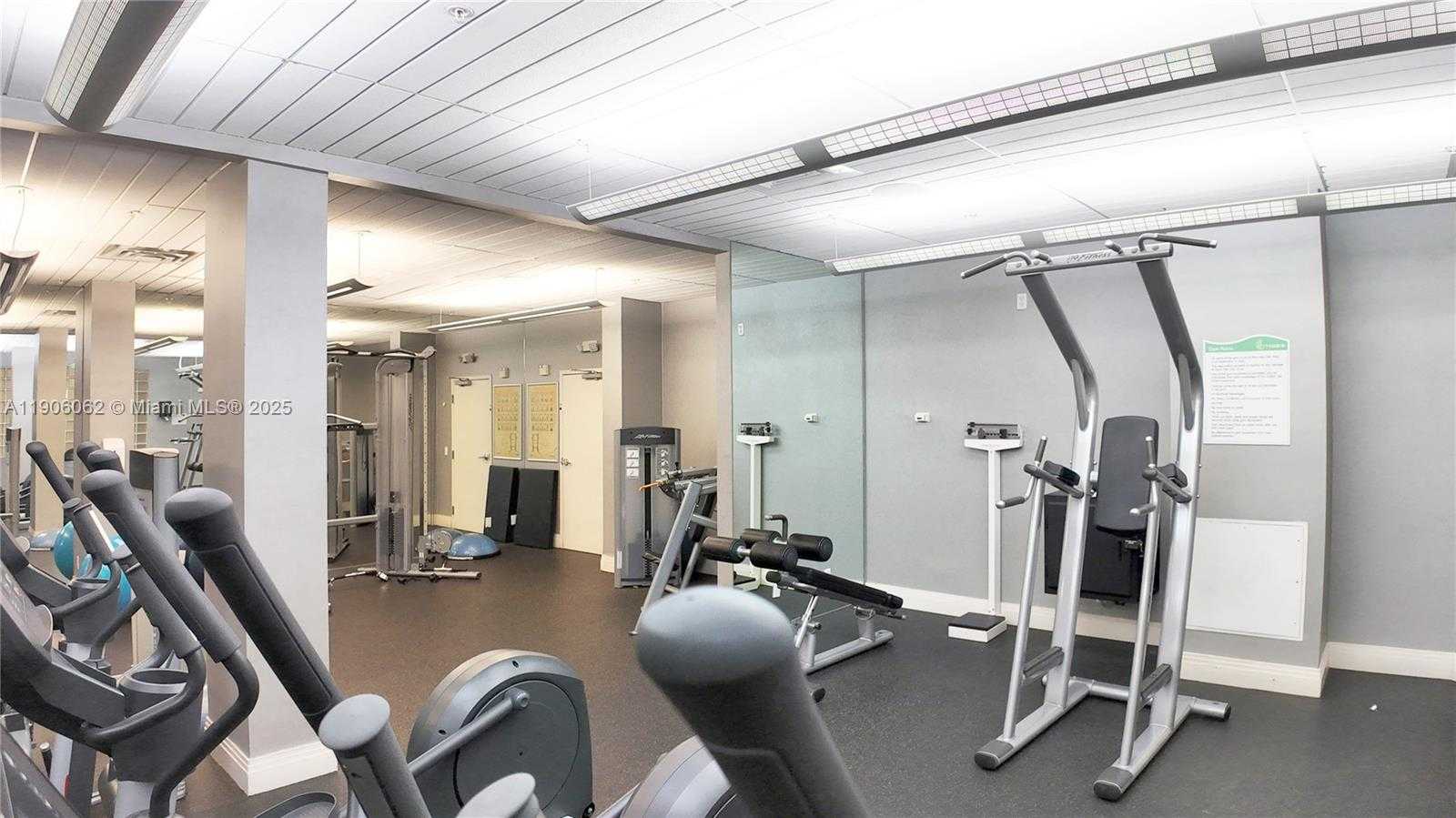 Small Image of 3901 SOUTH OCEAN DR #4P, Hollywood Number 34