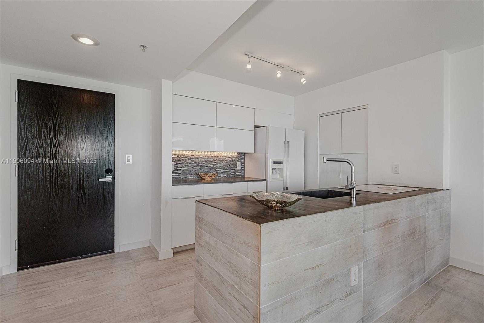 Small Image of 90 ALTON RD #2506, Miami Beach Number 10