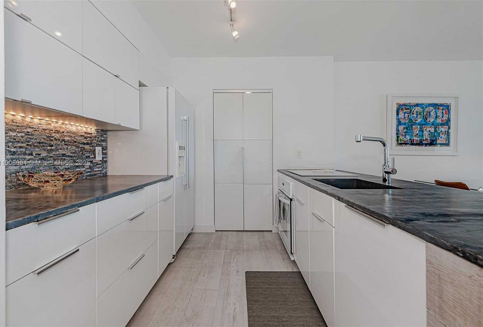 Small Image of 90 ALTON RD #2506, Miami Beach Number 13