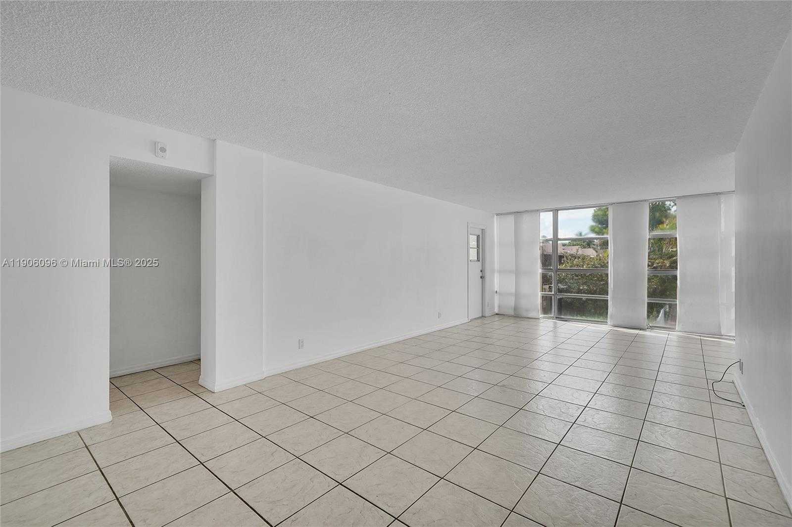 Small Image of 2001 ATLANTIC SHORES BLVD #220, Hallandale Beach Number 15