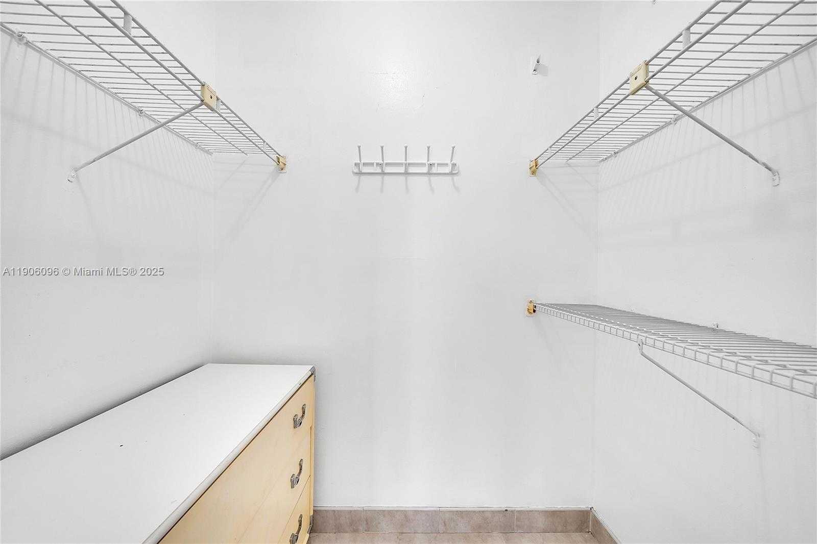 Small Image of 2001 ATLANTIC SHORES BLVD #220, Hallandale Beach Number 17