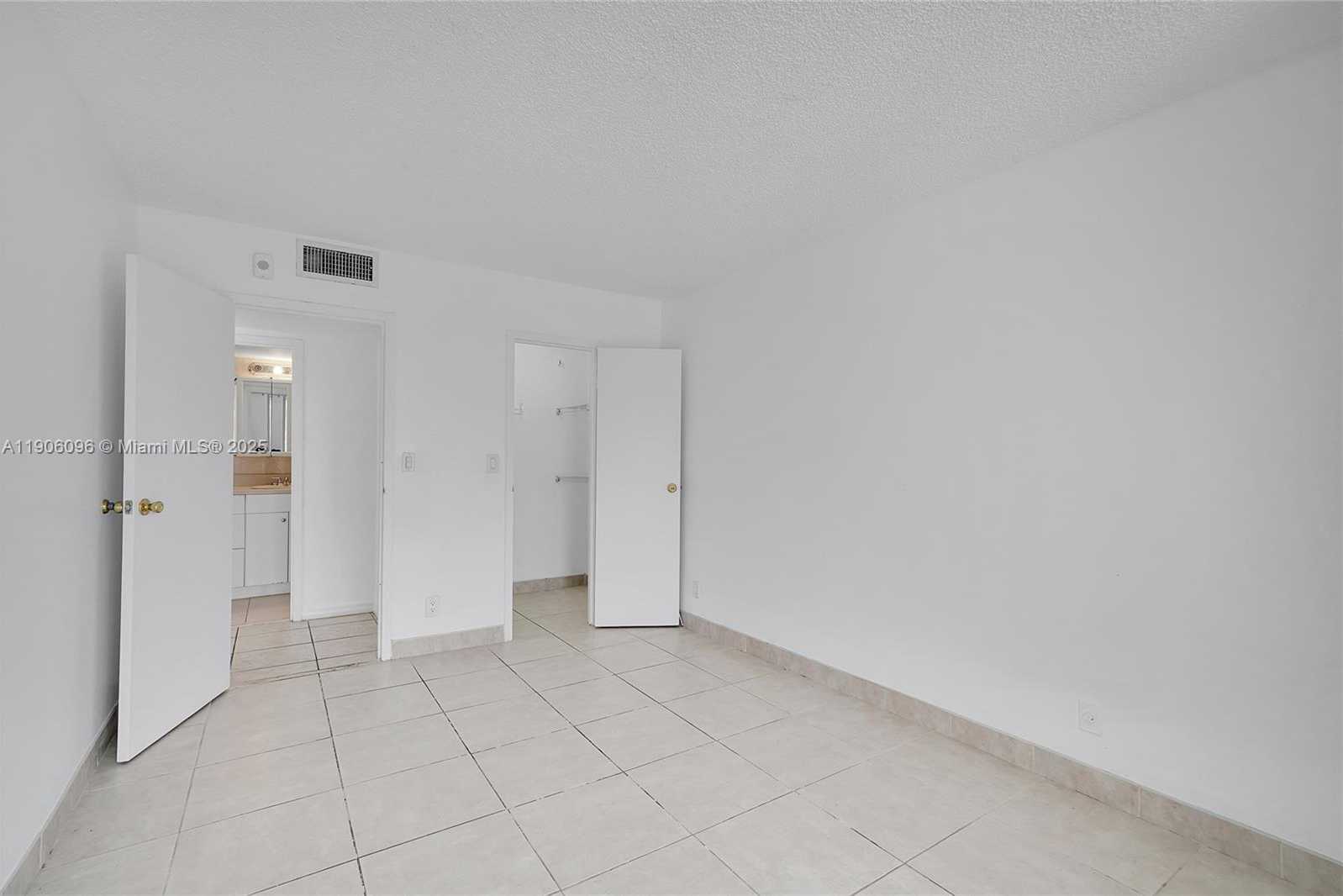 Small Image of 2001 ATLANTIC SHORES BLVD #220, Hallandale Beach Number 18