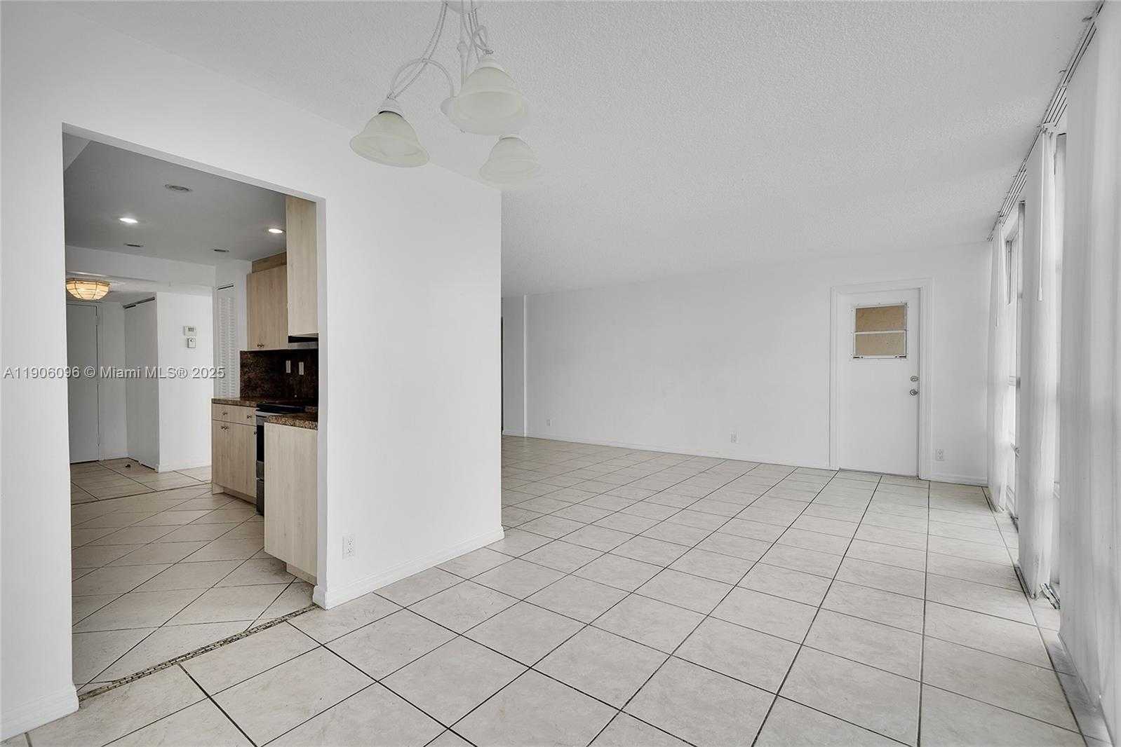 Small Image of 2001 ATLANTIC SHORES BLVD #220, Hallandale Beach Number 24