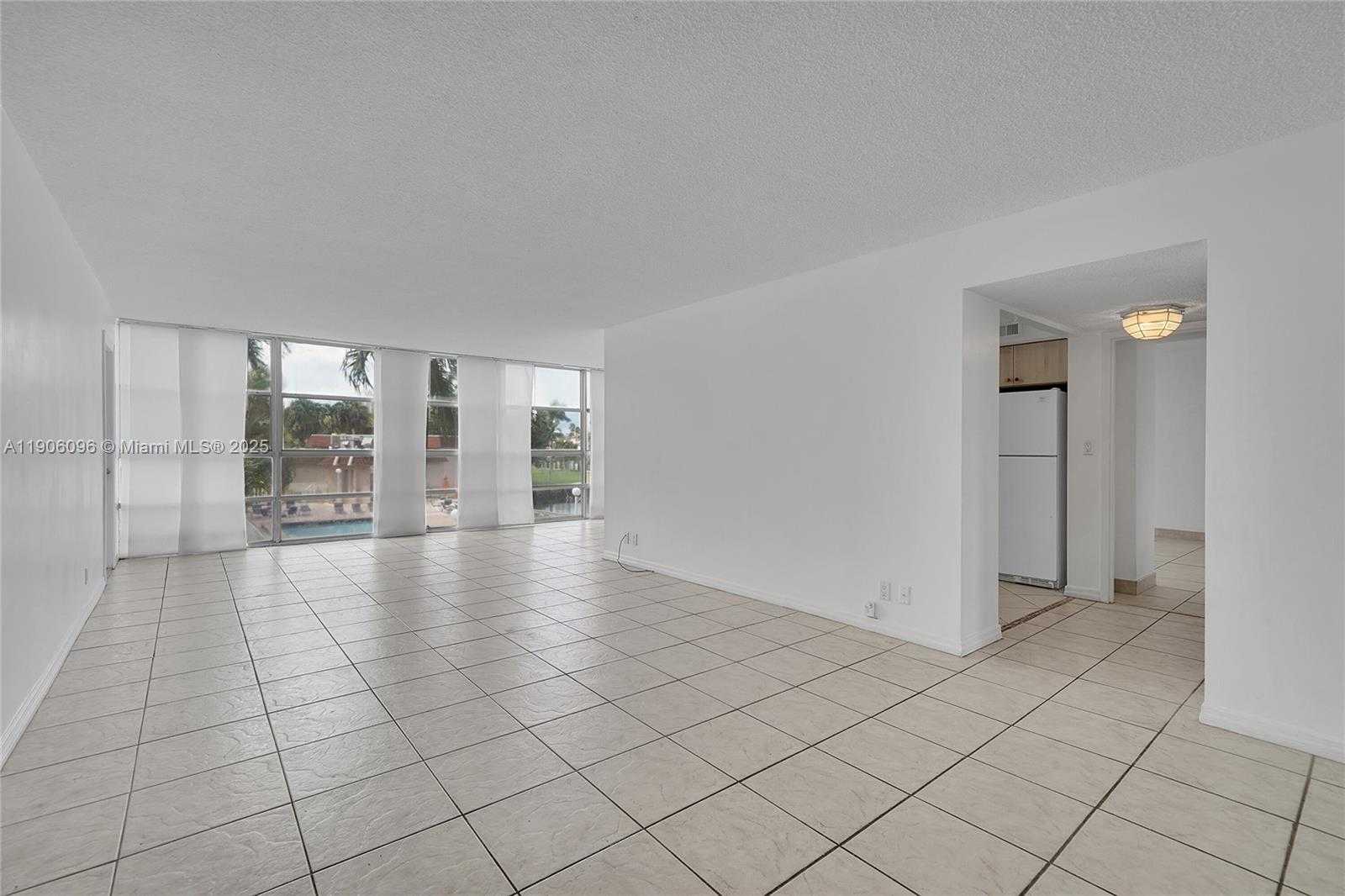 Small Image of 2001 ATLANTIC SHORES BLVD #220, Hallandale Beach Number 25