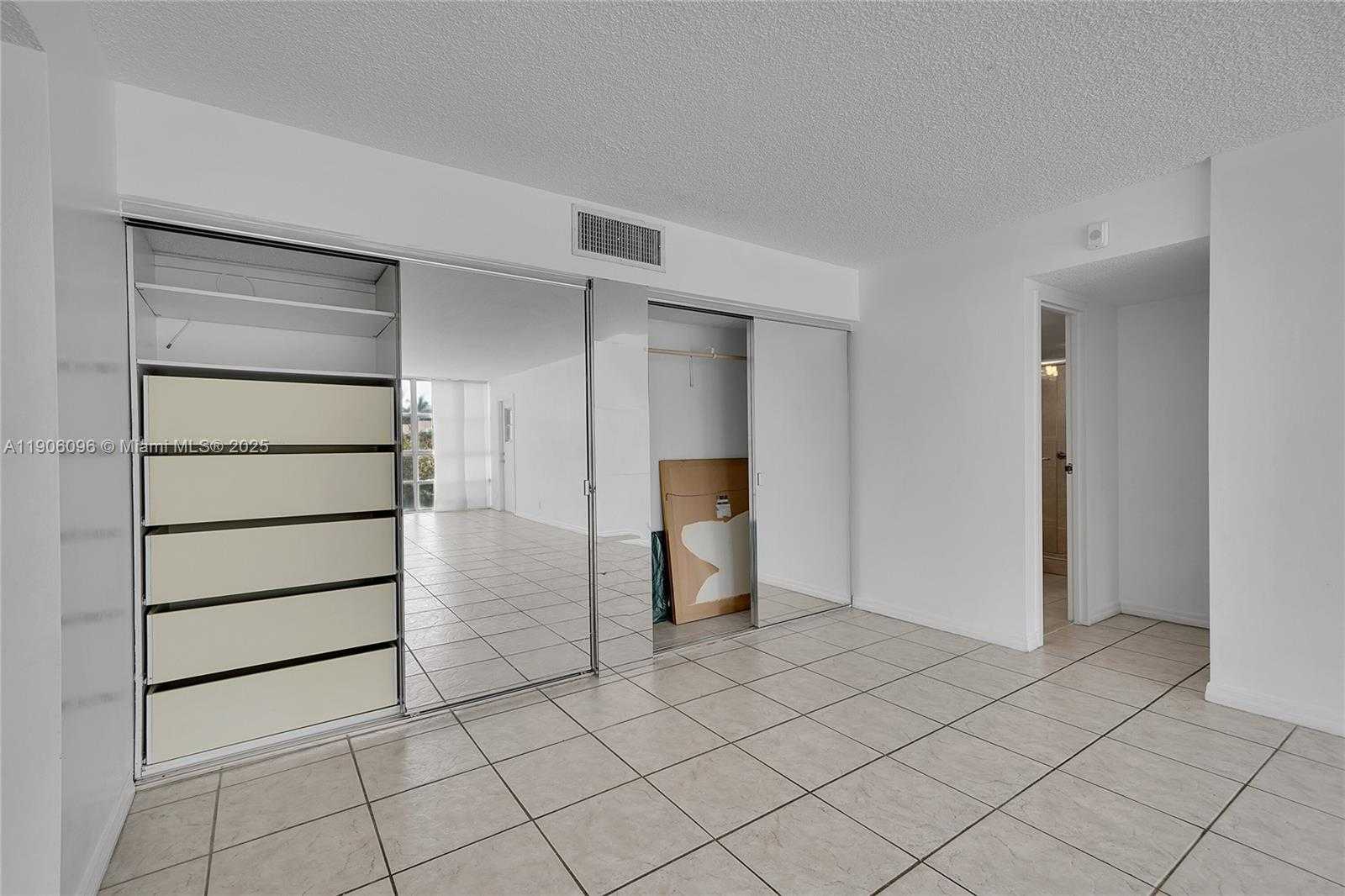 Small Image of 2001 ATLANTIC SHORES BLVD #220, Hallandale Beach Number 26