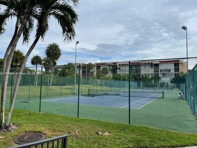 Small Image of 2001 ATLANTIC SHORES BLVD #220, Hallandale Beach Number 6