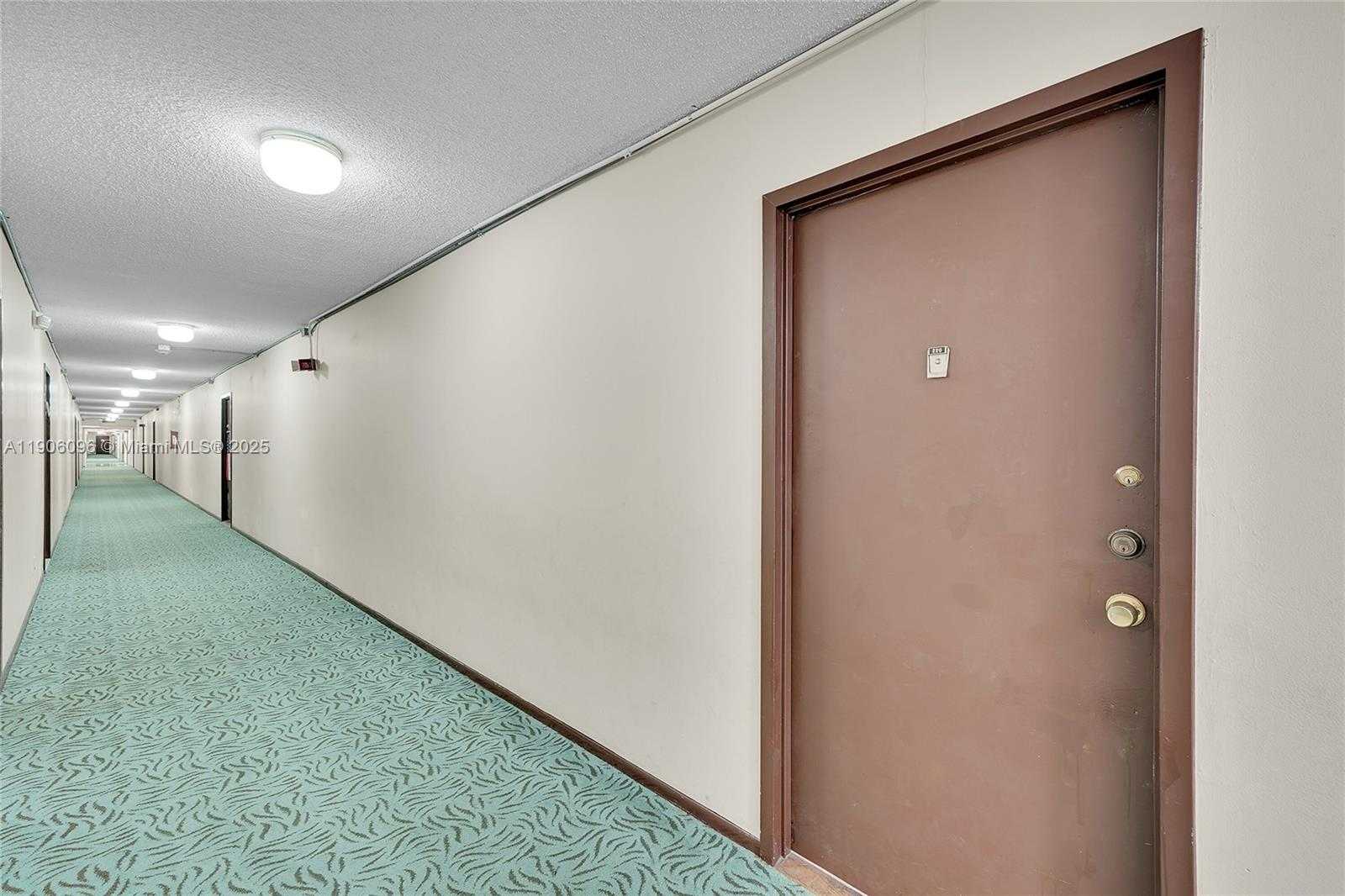 Small Image of 2001 ATLANTIC SHORES BLVD #220, Hallandale Beach Number 8