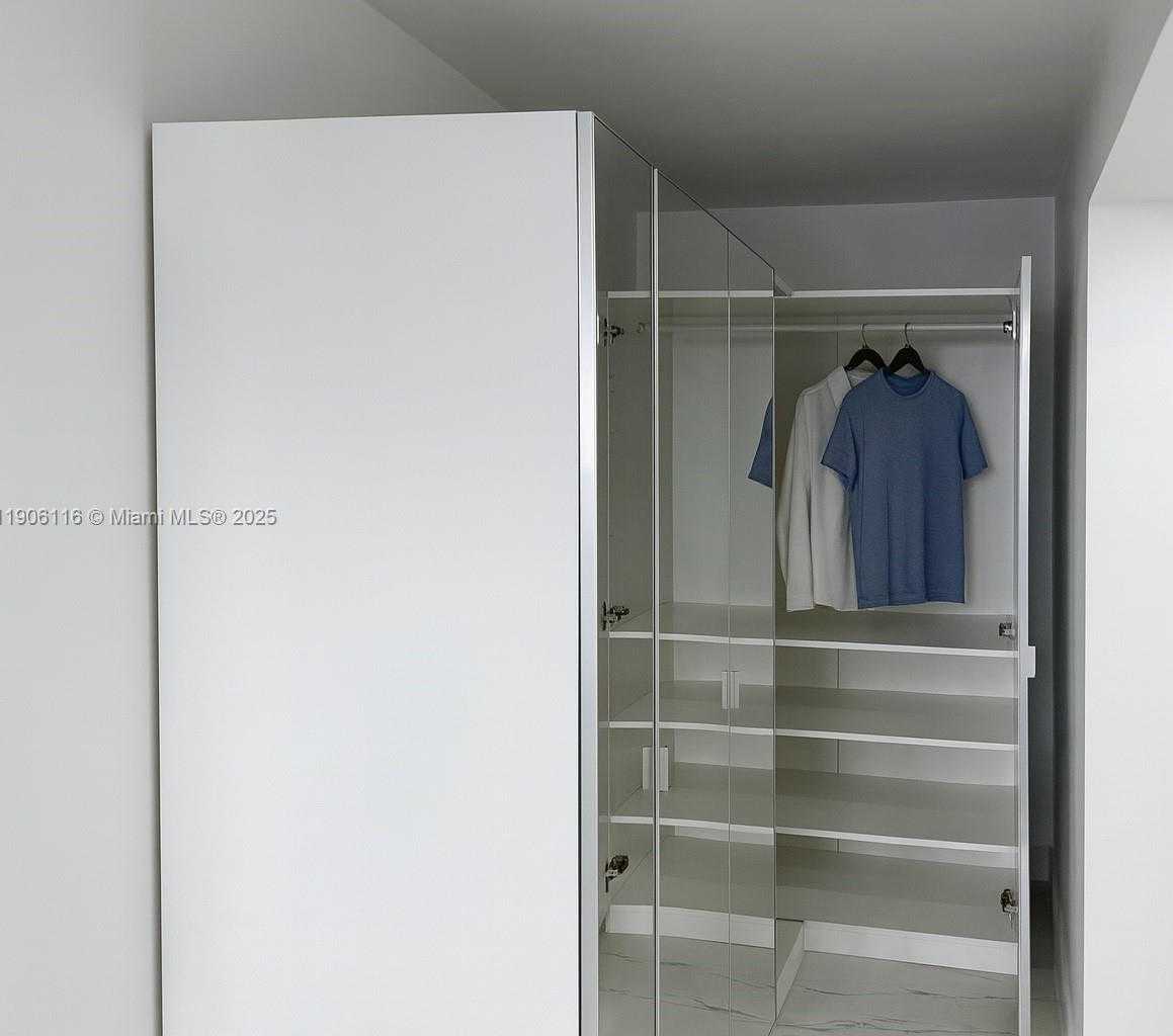 Small Image of 6900 BAY DR #6C, Miami Beach Number 11