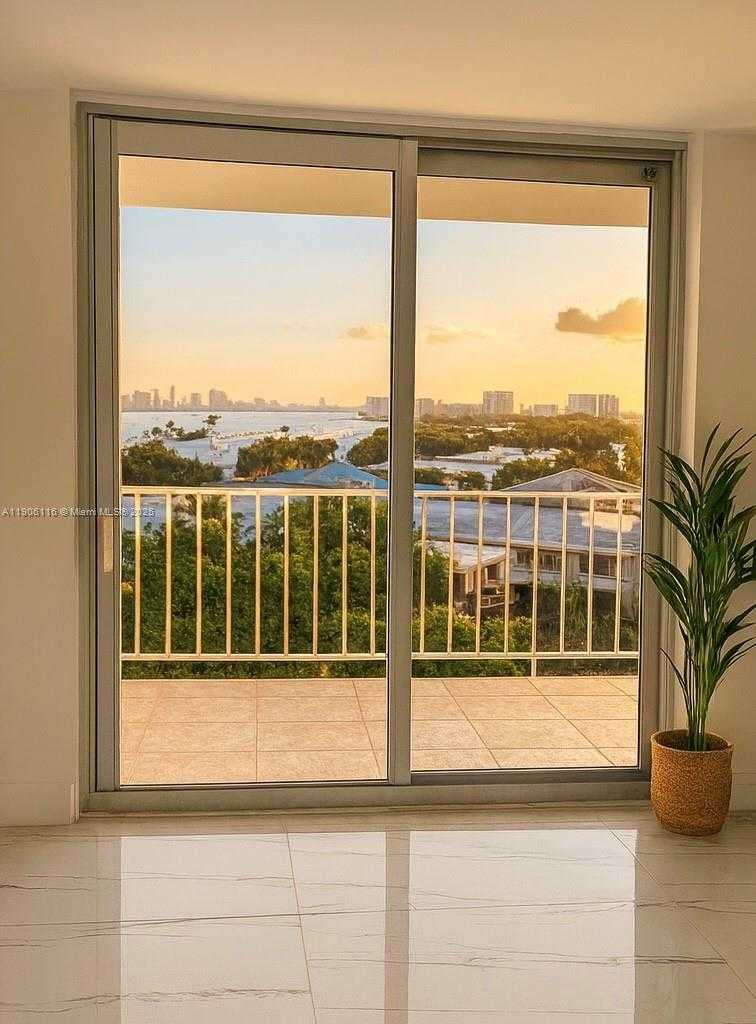 Small Image of 6900 BAY DR #6C, Miami Beach Number 6