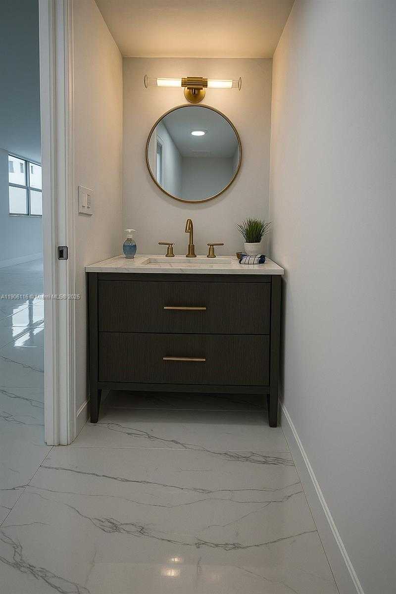 Small Image of 6900 BAY DR #6C, Miami Beach Number 9