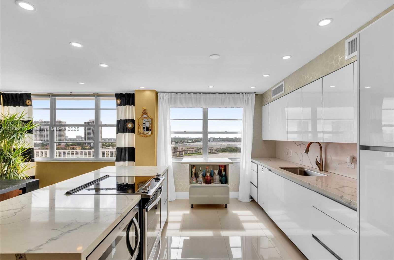 Small Image of 2801 NORTH EAST 183RD ST #1516W, Aventura Number 5