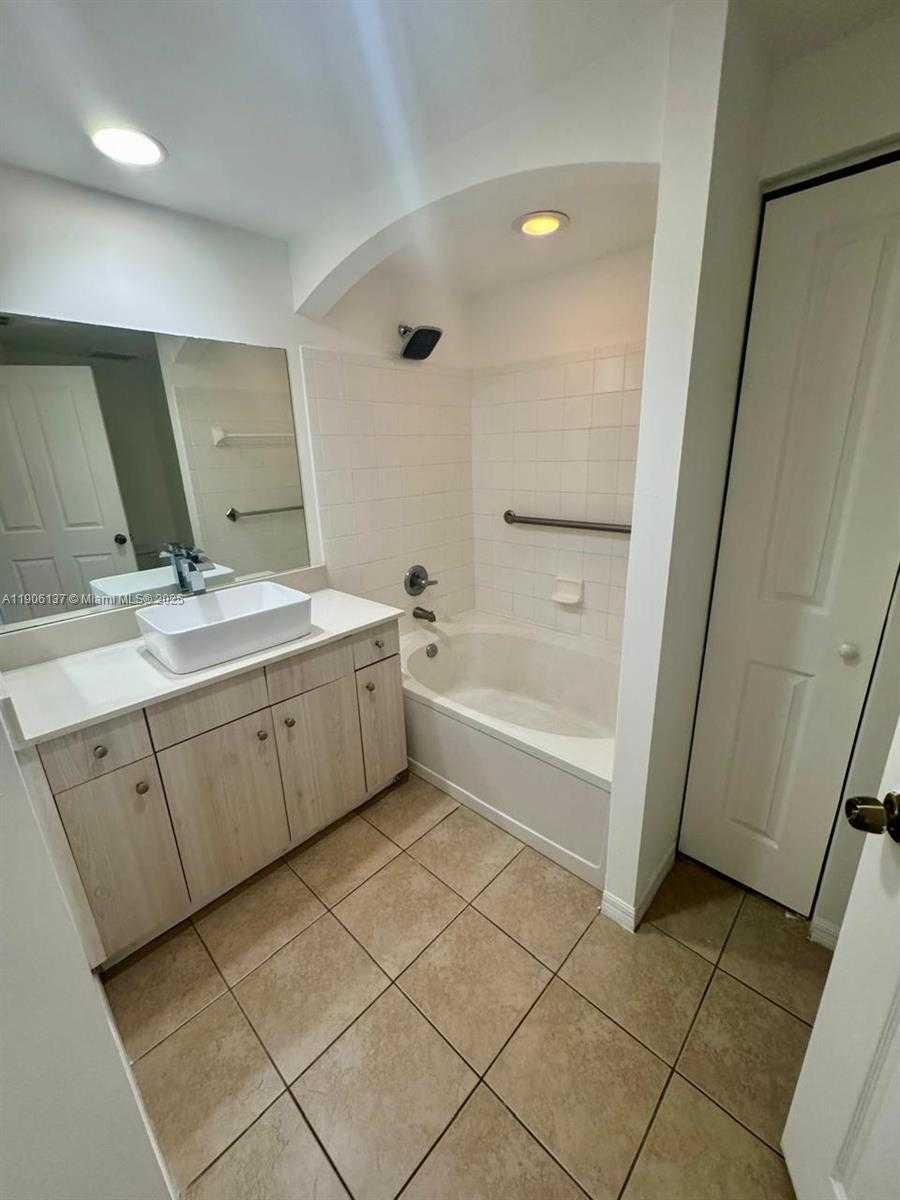 Small Image of 9172 COLLINS AVE #212, Surfside Number 5