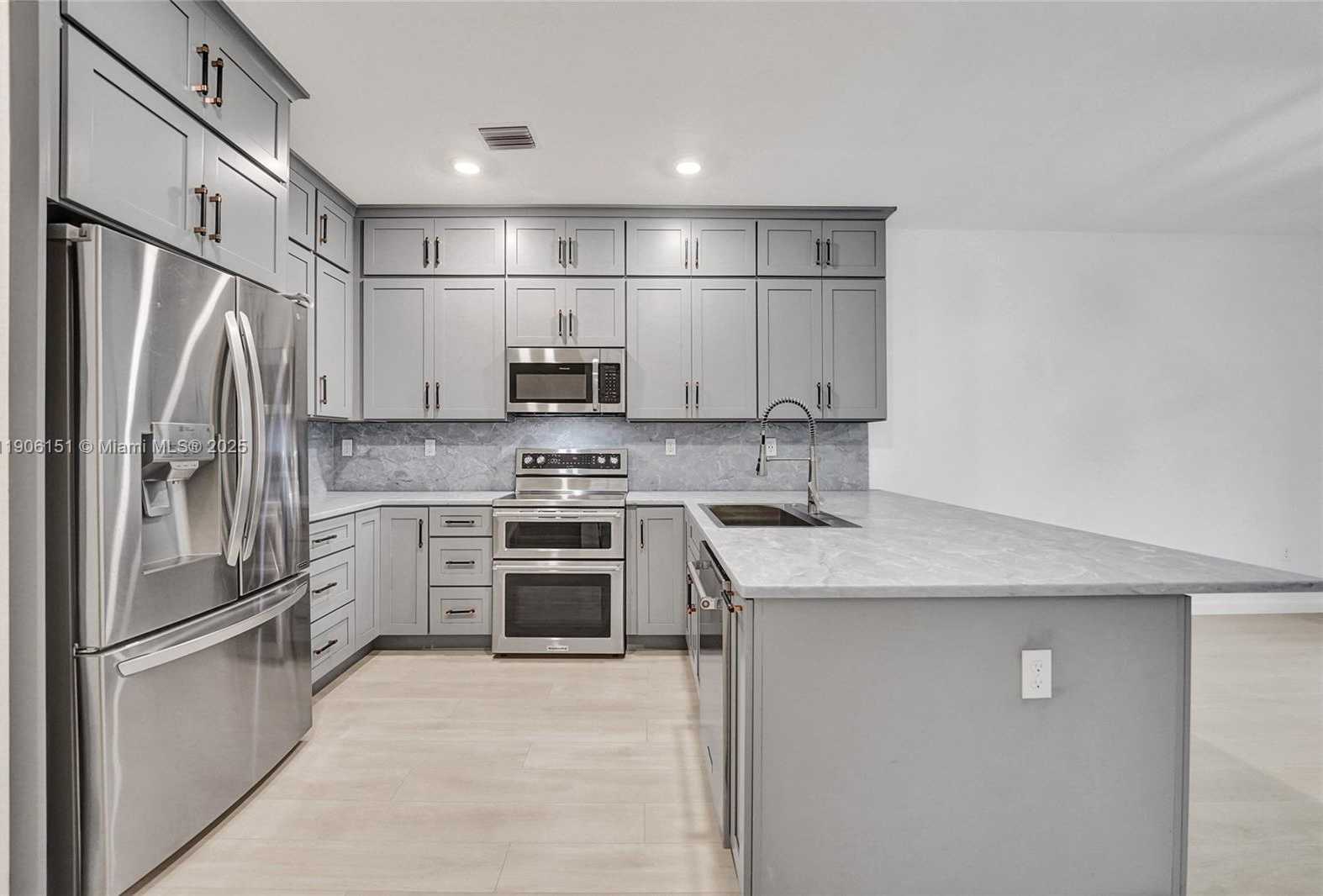 Small Image of 4679 BRUMBY TER, Davie Number 2