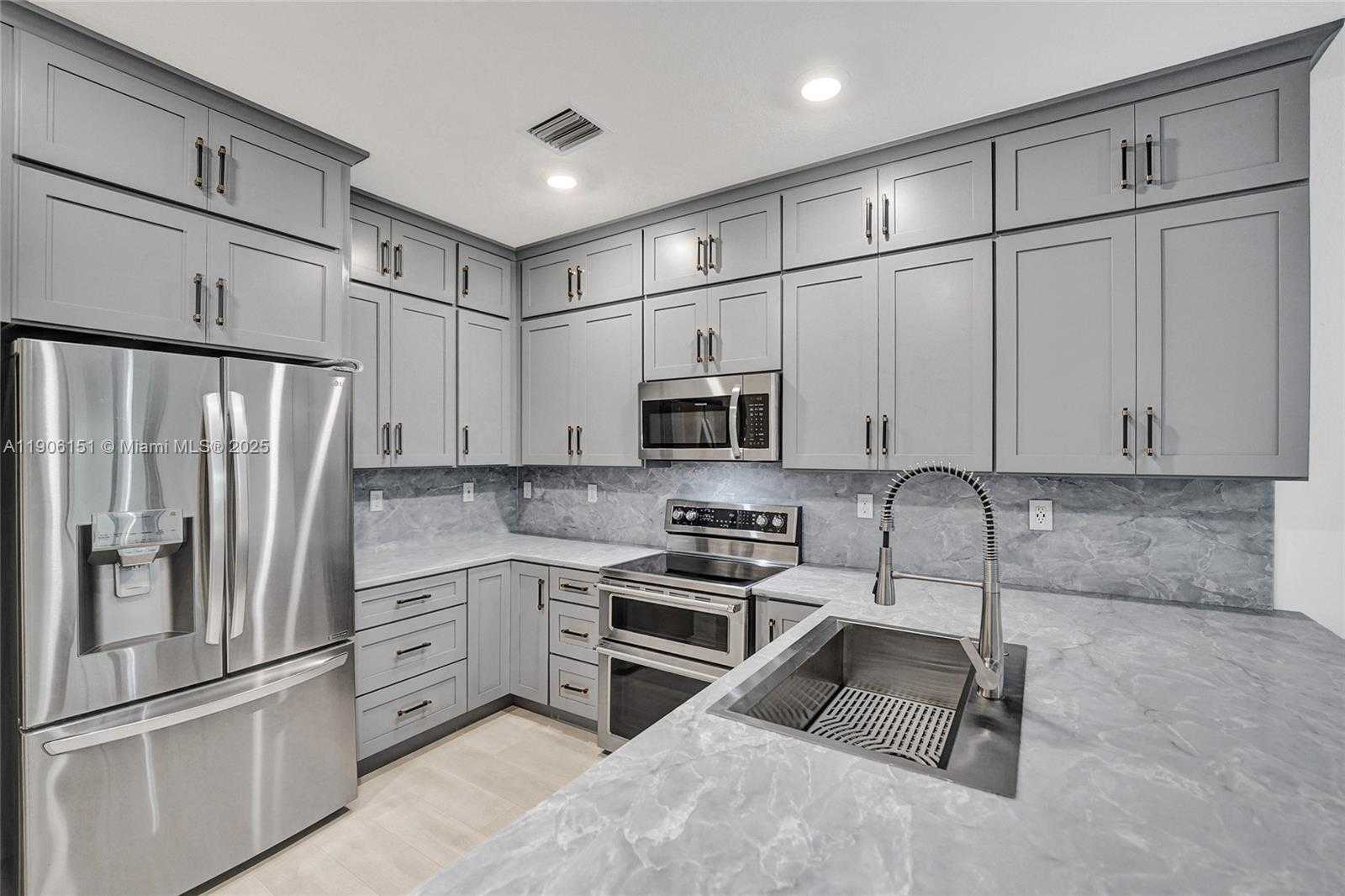 Small Image of 4679 BRUMBY TER, Davie Number 3