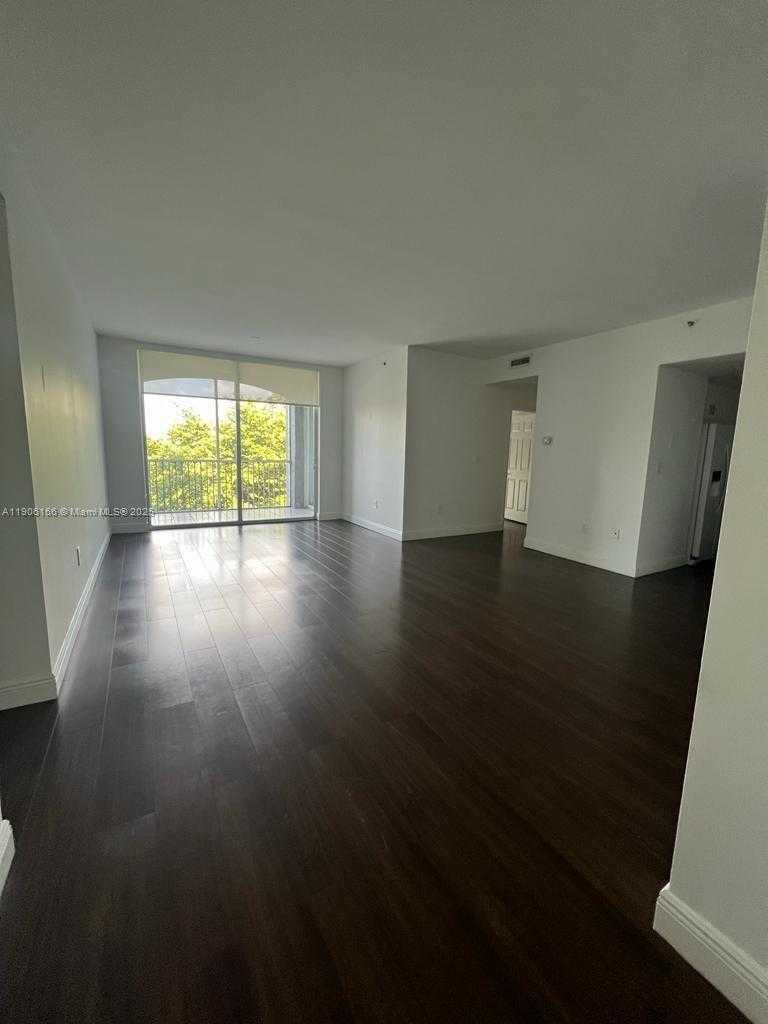 Small Image of Doral Number 4