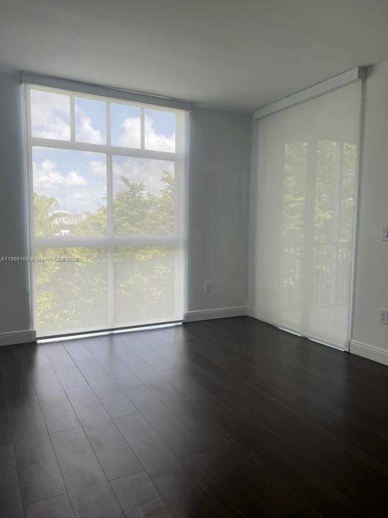 Small Image of Doral Number 7