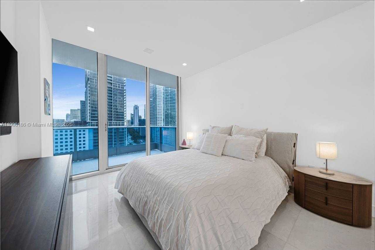 Small Image of 200 BISCAYNE BOULEVARD WAY #1406, Miami Number 21