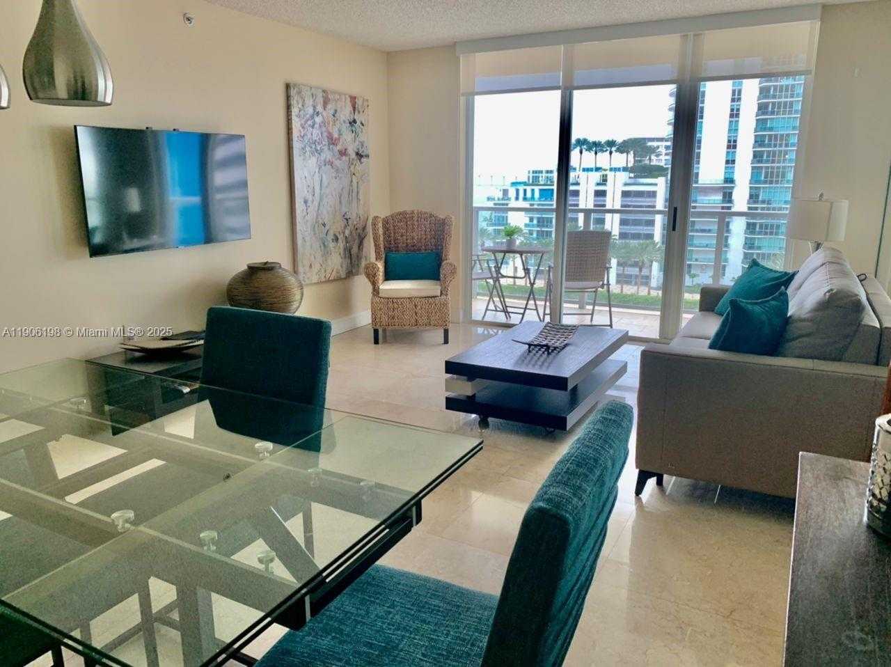 Small Image of 1155 BRICKELL BAY DR #705, Miami Number 3