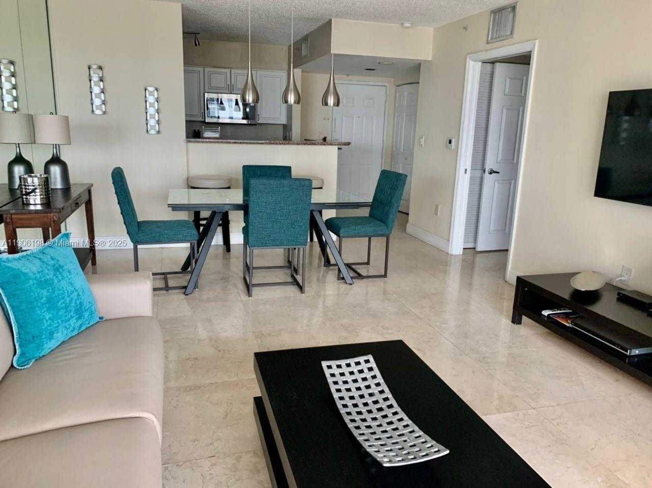 Small Image of 1155 BRICKELL BAY DR #705, Miami Number 5
