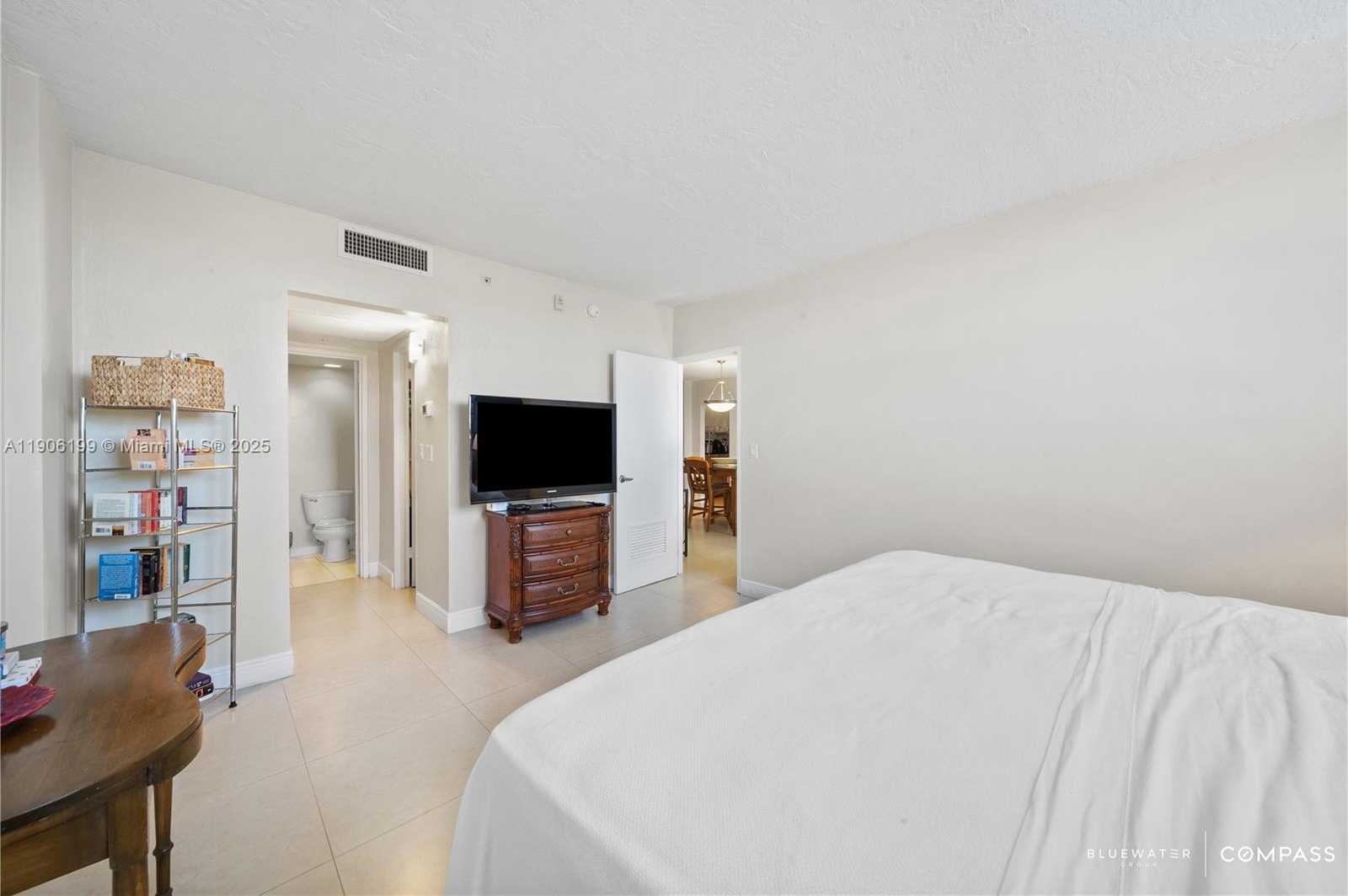 Small Image of 3000 SOUTH OCEAN DR #520, Hollywood Number 14