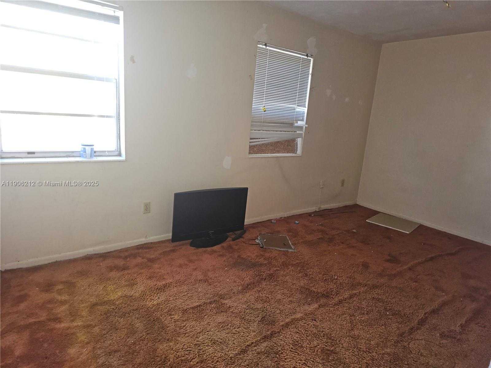 Small Image of 1680 WEST 72ND ST, Hialeah Number 7