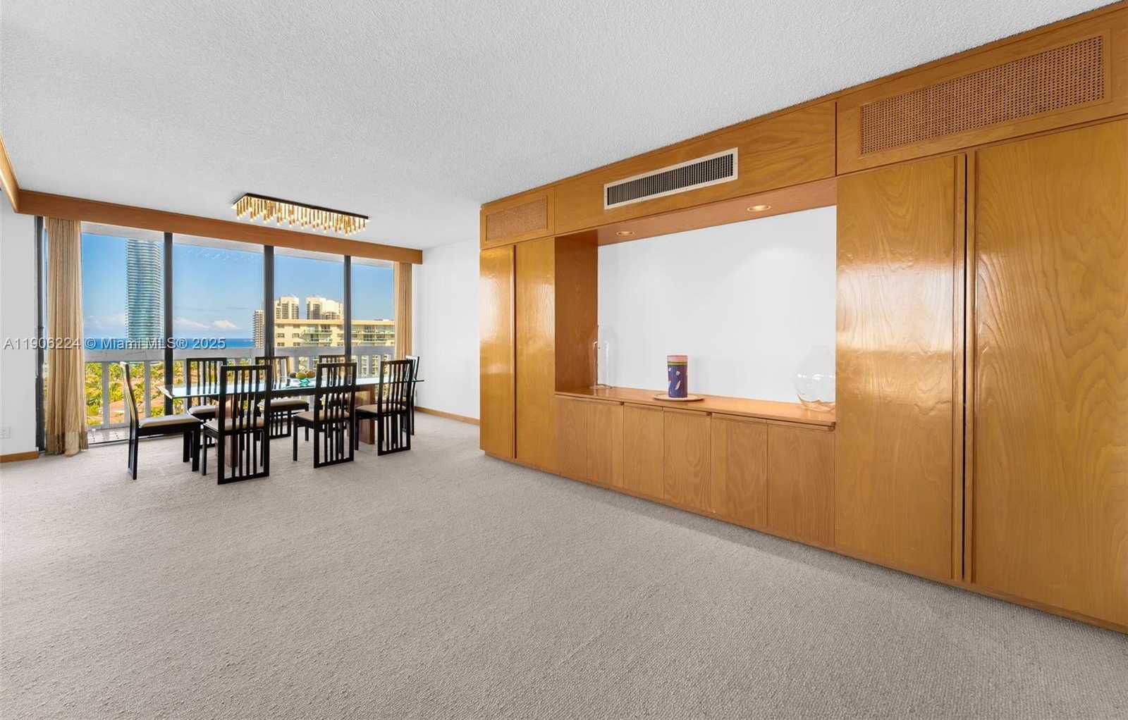 Small Image of 19355 TURNBERRY WAY #14K, Aventura Number 12