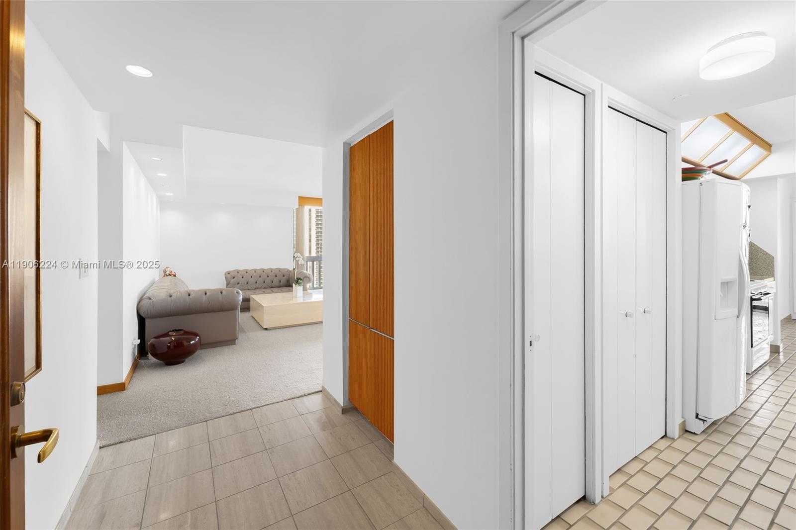 Small Image of 19355 TURNBERRY WAY #14K, Aventura Number 15