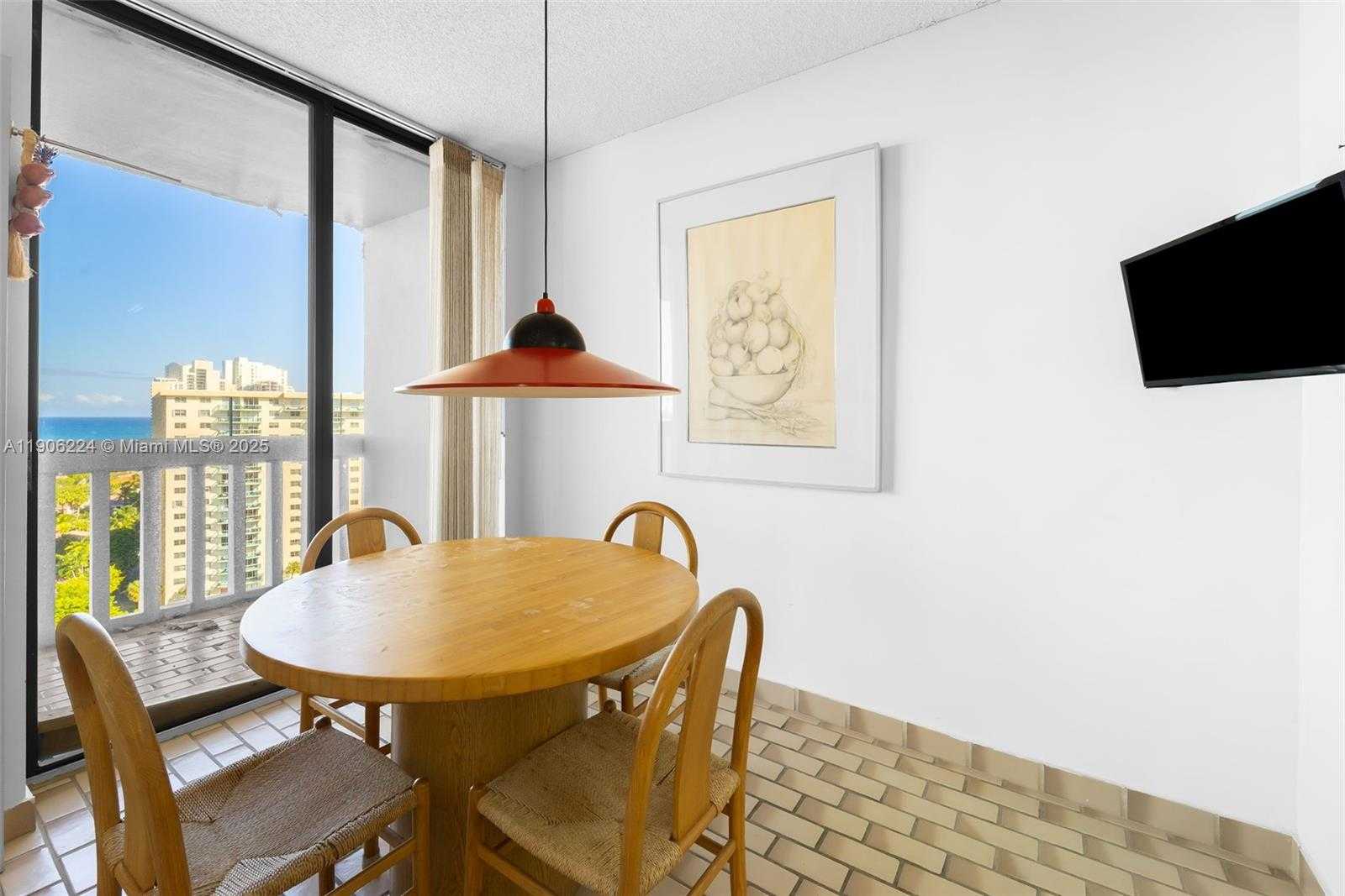 Small Image of 19355 TURNBERRY WAY #14K, Aventura Number 17