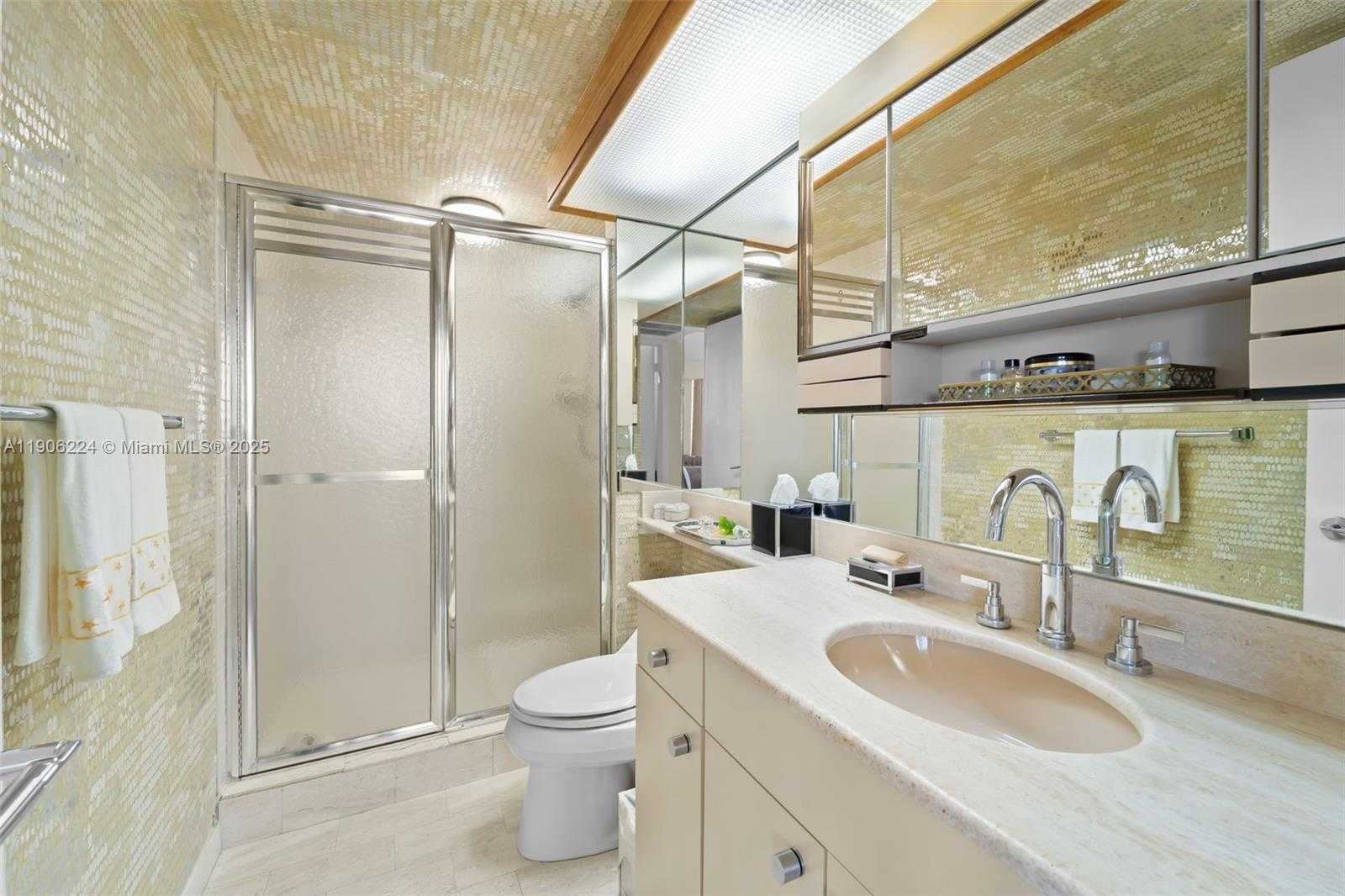 Small Image of 19355 TURNBERRY WAY #14K, Aventura Number 2