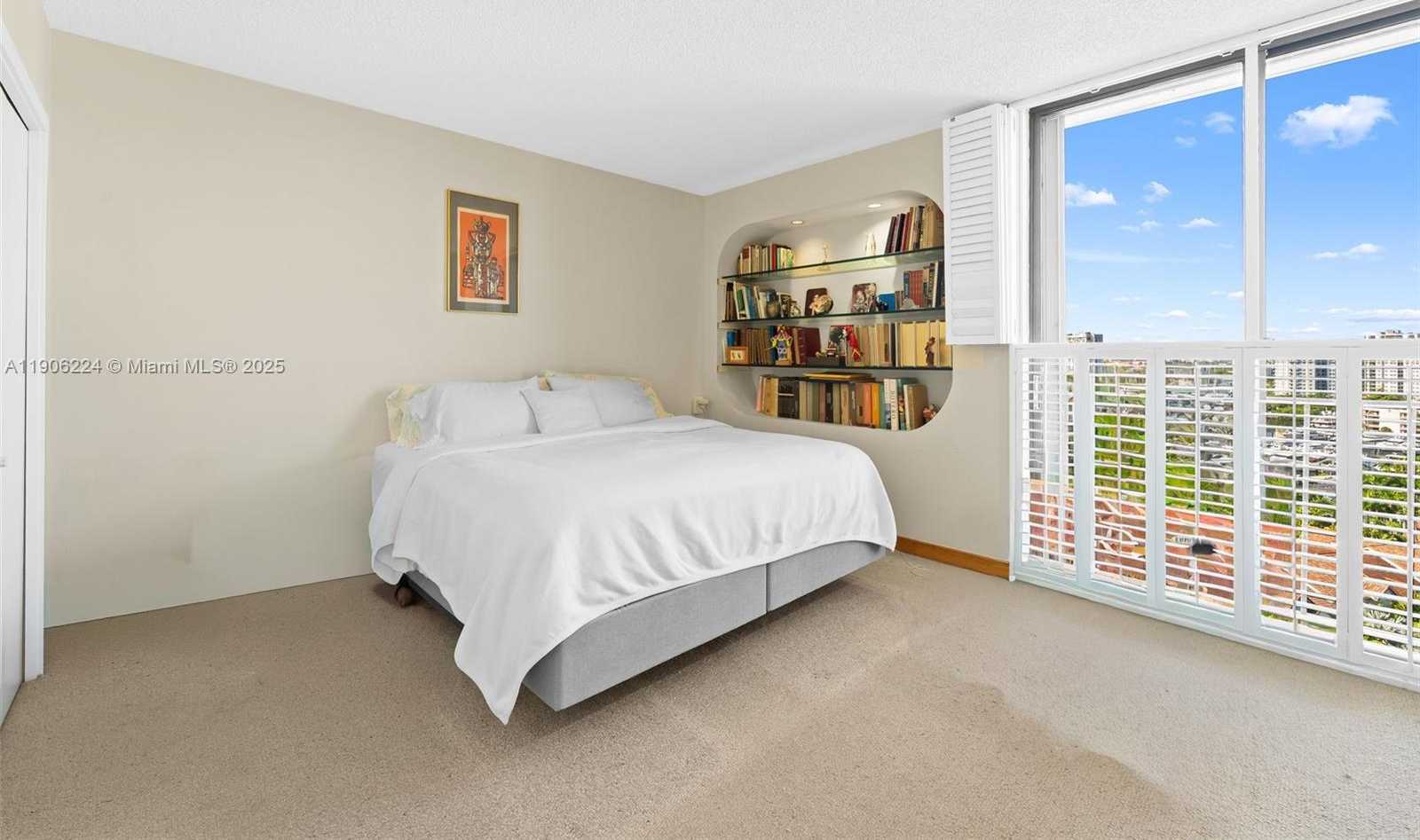 Small Image of 19355 TURNBERRY WAY #14K, Aventura Number 4