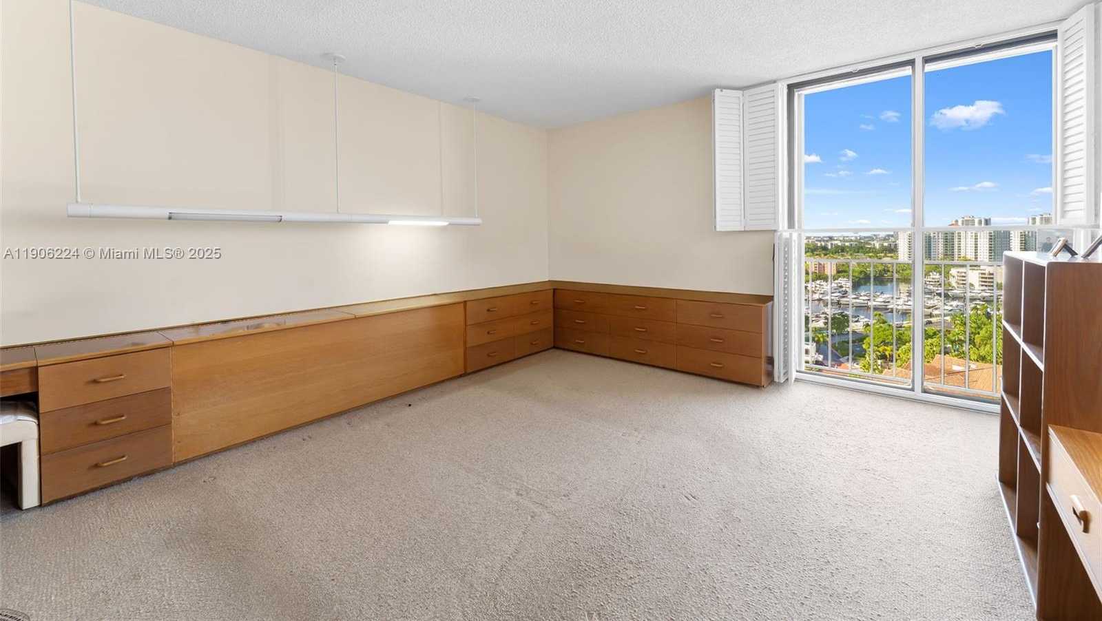 Small Image of 19355 TURNBERRY WAY #14K, Aventura Number 5