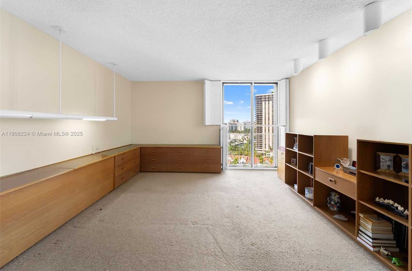 Small Image of 19355 TURNBERRY WAY #14K, Aventura Number 6