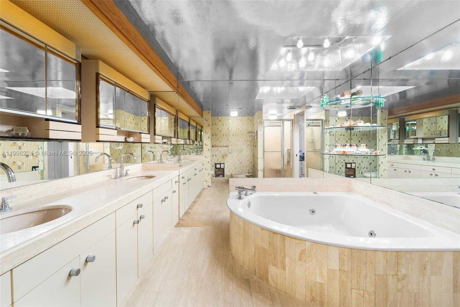 Small Image of 19355 TURNBERRY WAY #14K, Aventura Number 8