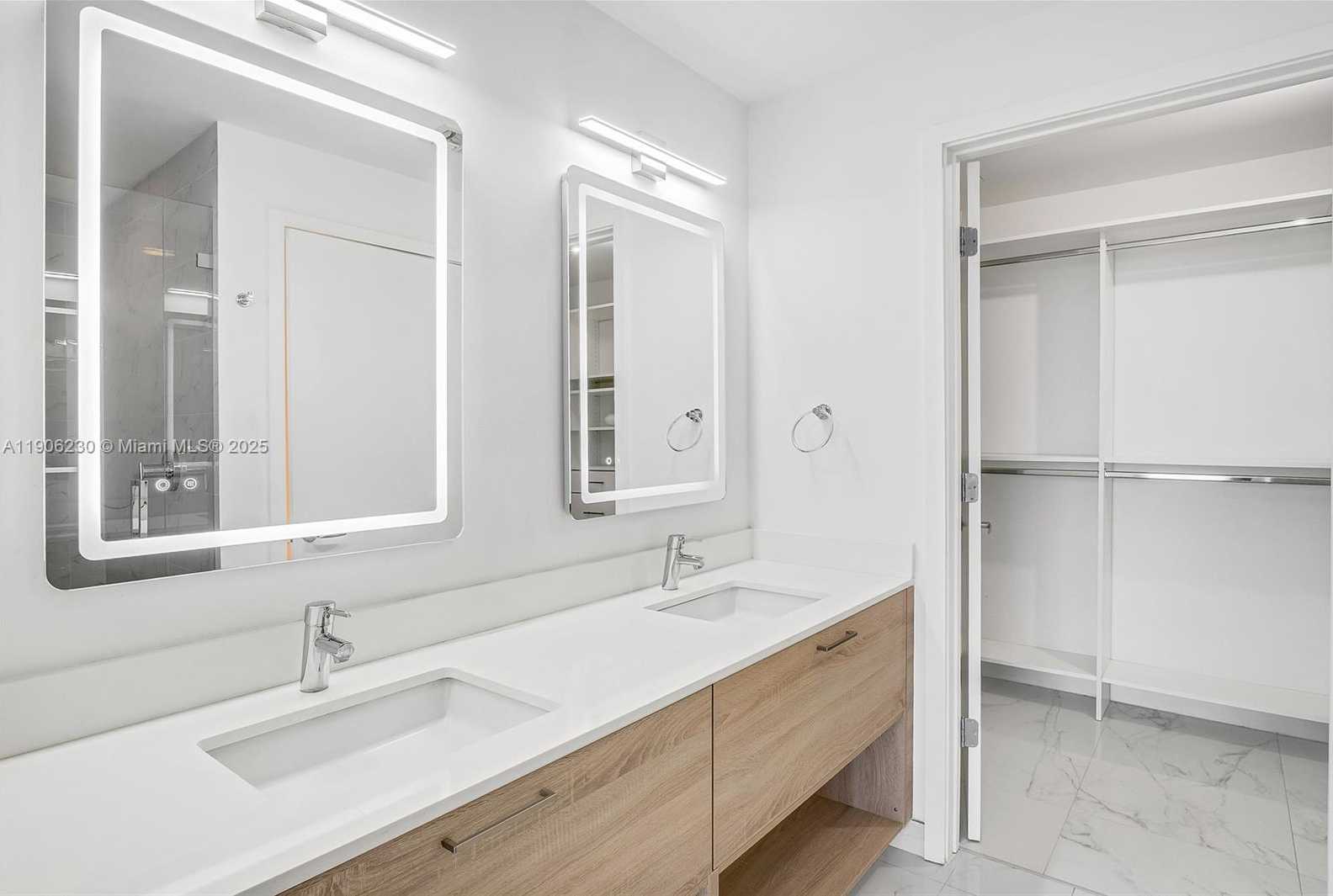 Imagen de Pequeño Objeto