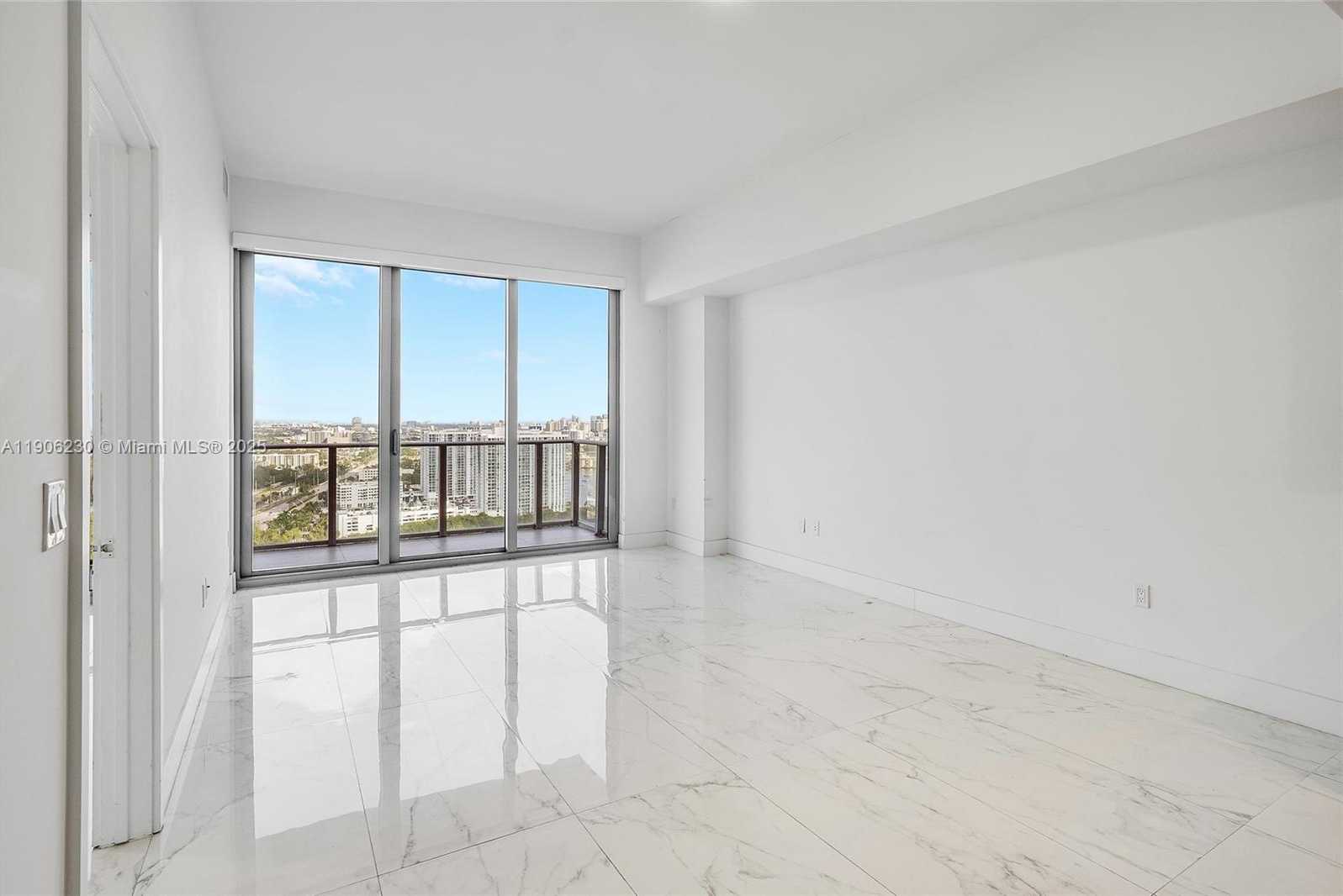 Imagen de Pequeño Objeto