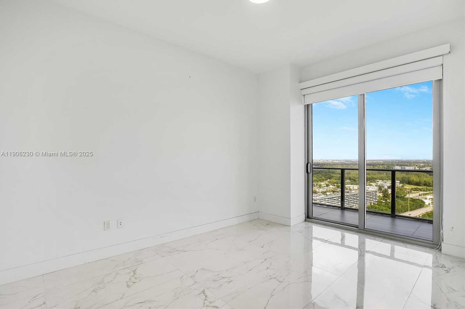 Imagen de Pequeño Objeto