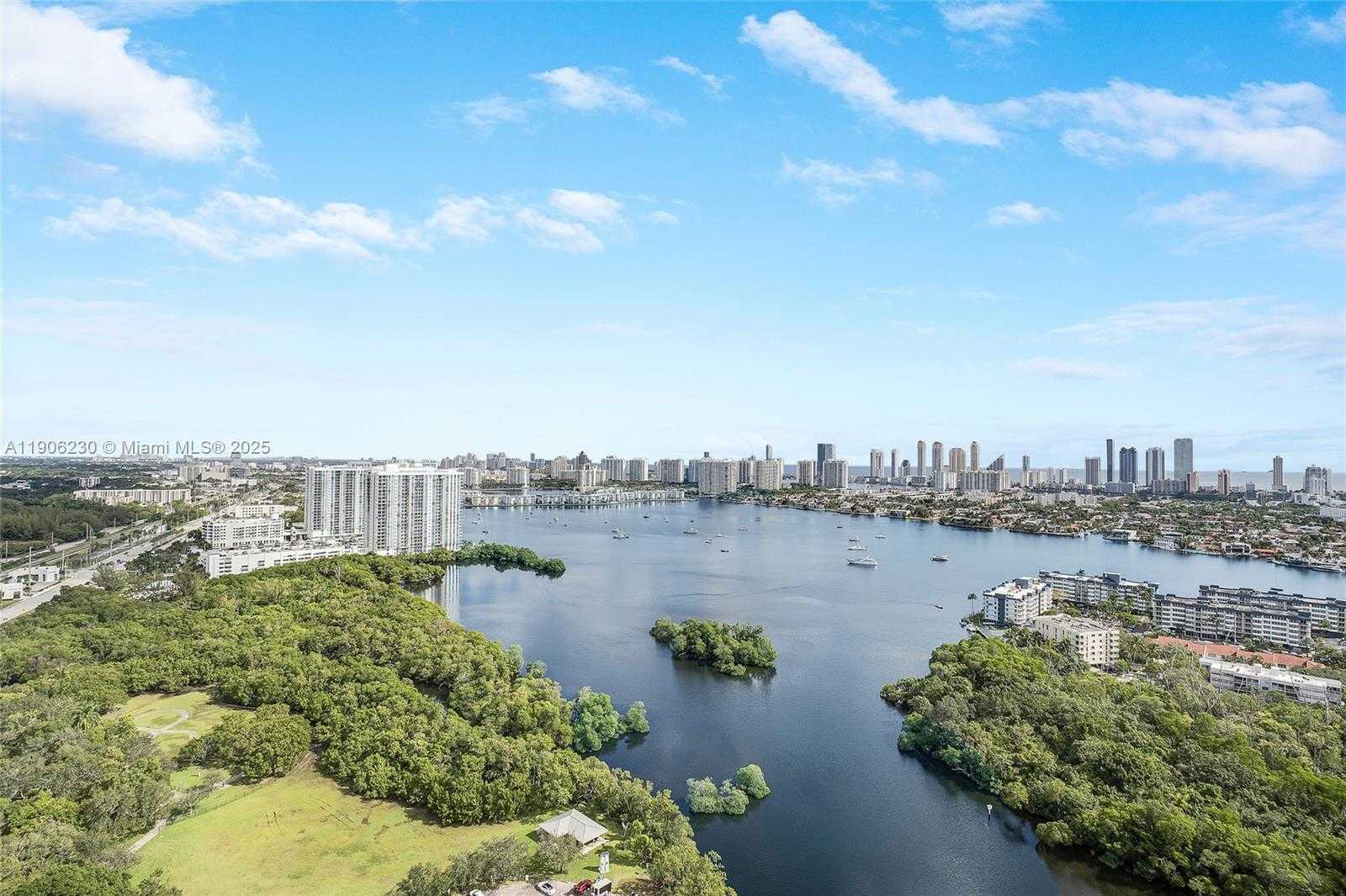 Imagen de Pequeño Objeto