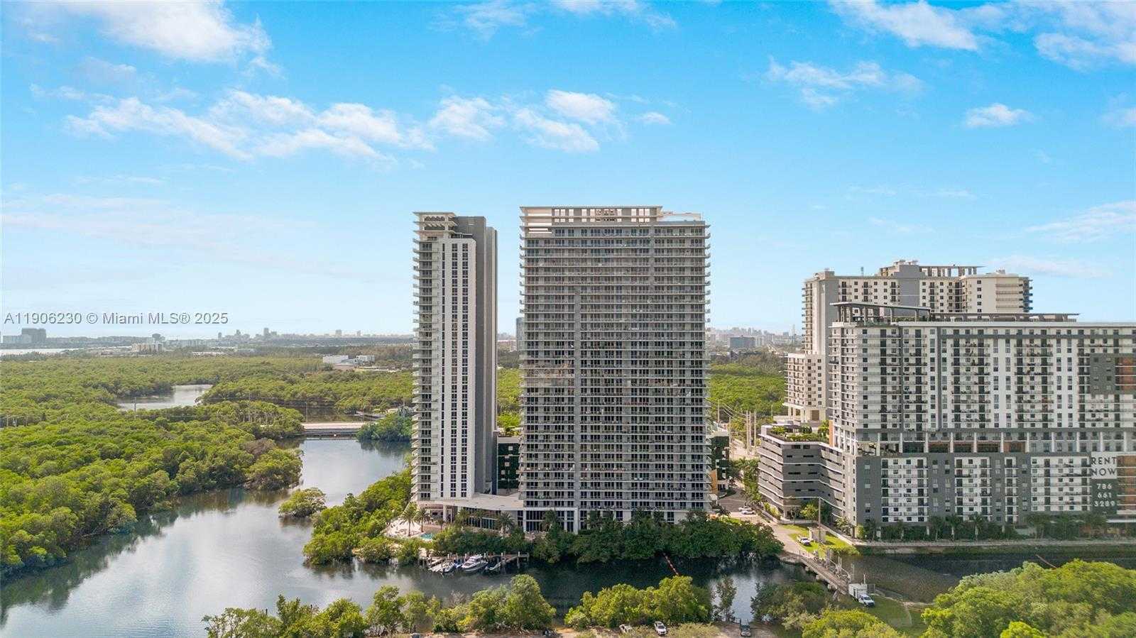 Imagen de Pequeño Objeto