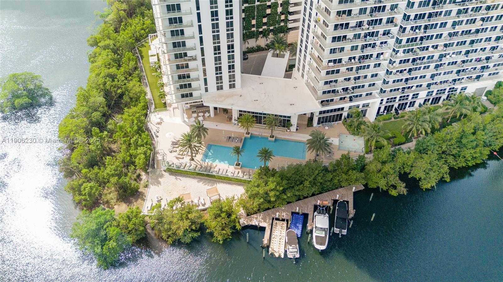 Imagen de Pequeño Objeto