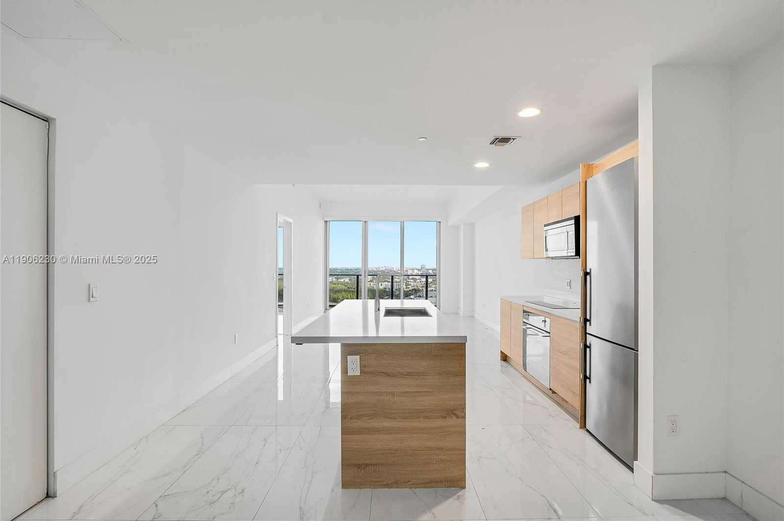 Imagen de Pequeño Objeto